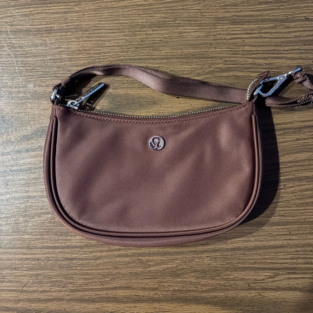 Lululemon City Essentials Mini Shoulder Bag